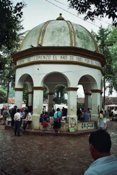 5b San Christobal de las Casas_Markt bij Templo de la Caridad