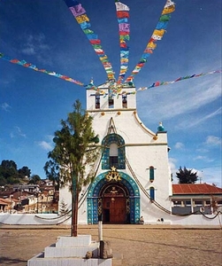 5c Chamula_San Juan_kerk in het indianendorpje