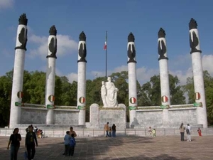 9a Mexico City_Monumento a los Niños Héroes