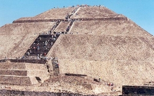 9b Teotihuacan_piramide van de zon