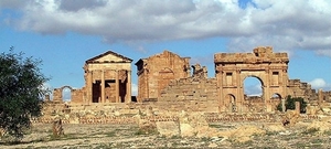 3a Sbeitla_Romeinse site Sufetula _Het forum, met van links naar 