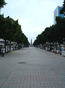 4a Tunis_Avenue Bourguiba. De Champs Elysées van Tunis