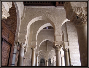 5a Kairouan_Sidi Oqba_grote moskee_zuilen atrium
