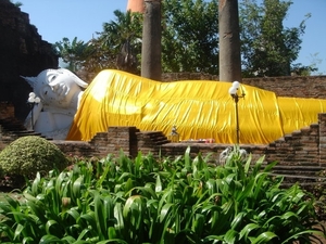 2b_Ayutthaya_liggende Boeddha_3
