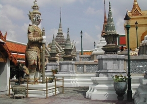 2_Bangkok_grpl_Wat Phra Kaew_tempelwachter 3