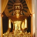 6_Chiang Mai_wat_binnen met boeddhabeeld 5