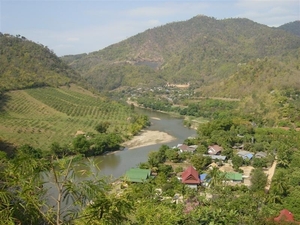 7_Chiang Rai_omg_uitzicht op rivier en dorp