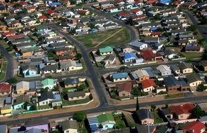8 Kaapstad  _panorama luchtzicht met huizen in de buitenwijken va