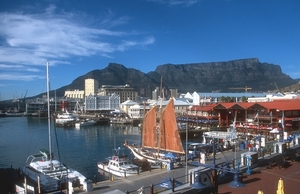 8 Kaapstad_waterfront en tafelberg