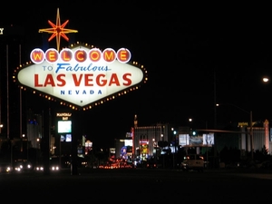2 Las Vegas _ welkombord_at night