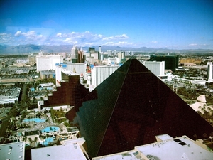2 Las Vegas_de strip _Hotel casino Luxor _piramide