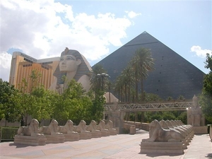 2 Las Vegas_de strip _Hotel casino Luxor _Sfinx,  en piramide