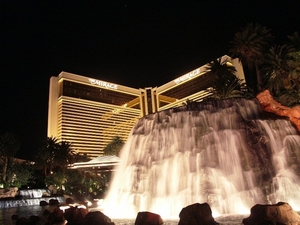 2 Las Vegas_de strip _Hotel casino Mirage_at night