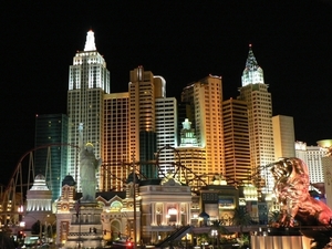 2 Las Vegas_de strip _Hotel casino New York_New York_at night 7