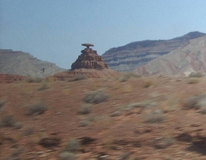 4 Navajo gebied omg. Monument Valley_Mexican hat_IMAG1565