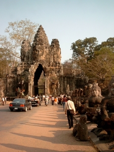 1AT SIMG1136 Zicht op zuidpoort Angkor Thom