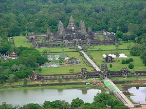 2AW Angkor Wat zicht vanuit ballon dicht