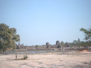 2AW SIMG1210 voorzicht tempel Angkor Wat