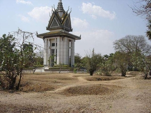 6PP ZKF Killing Fields  Stupa en massagraven