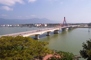 5HA I Hanoi Bridge-over-Hanoi-river