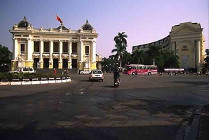 5HA I Hanoi opera en Hilton