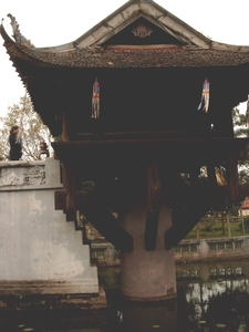 5HA SIMG1537 één pijler pagode Hanoi