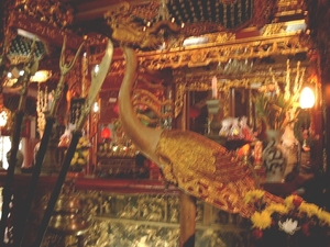 5HA2 SIMG1683 versieringen in tempel Quan Thanh Hanoi