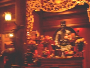 5HA2 SIMG1707 Confuciusbeeld in LT-tempel Hanoi