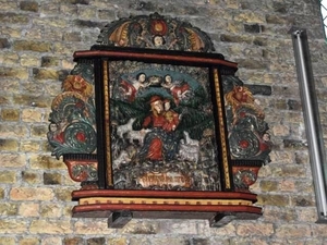 140-Keramieke Maria-hofke-O.L.V.met kronende engelen