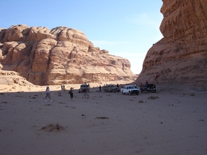 1c Wadi Rum woestijn _jeepsafari _pauze in de schaduw