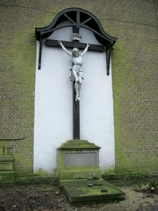 008-Kruisbeeld aan St-Martinuskerk