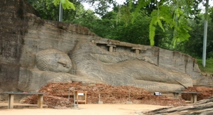 Pollonaruwa - Gal Vihara - liggende boeddha