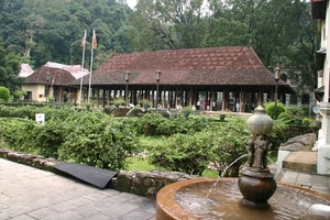 Kandy - Tempel van de Tand - tuinen