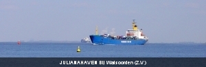 Julianahaven passeert Walsoorden,Zeeuws Vlaanderen.