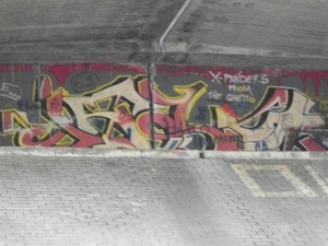 14-Graffiti onder Vlassenbroekbrug
