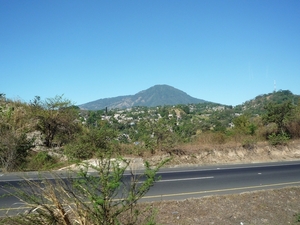 36B Suchitoto omg. San Salvador vulkaan _P1080479