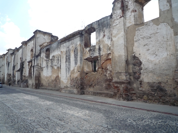 56 Antigua _P1080896_ muur van vroegere Carmen kerk
