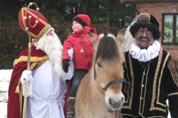 10-12-05 Sinterklaas in Ravels 02
