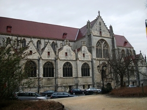 095-Laatgotische collegiale kerk in Ledische zandsteen