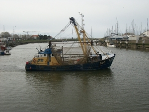 134-Vertrek van vissersboot