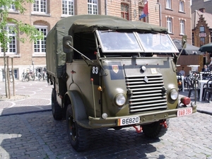 MILITAIRE WAGENS 7 -5 - 2011 005