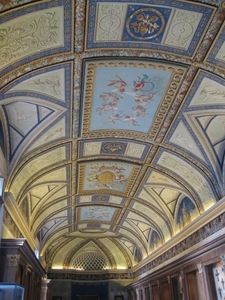 een gang in de Vaticaanse musea