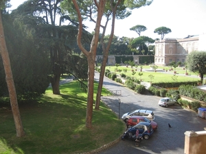 zicht op de Vaticaanse tuin