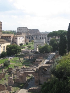 zicht op het Colosseum vanop Monte Palatino
