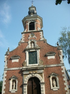 07-Geknobbelde torenspits-St-Rochuskerk