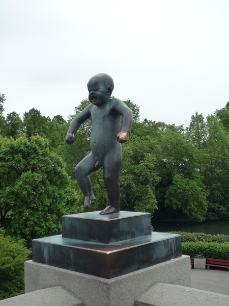 11c Oslo _Vigeland park, met bronzen en granieten beelden _P11002