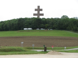 Het Croix de Lorraine bovenop het graf van generaal de Gaulle