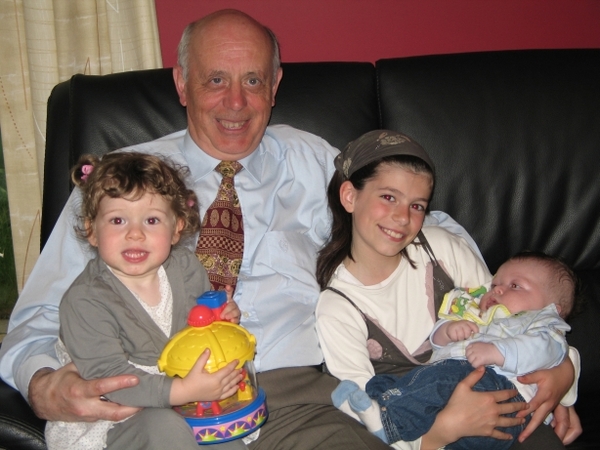 25) Pepee met de drie kleinkinderen