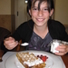 25) Sarah aan het dessert