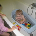 02) Kindjes in badkamer op 13 maart